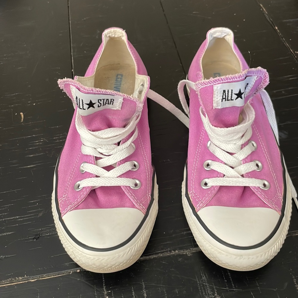 Converse- women’s size 10, orchid, used